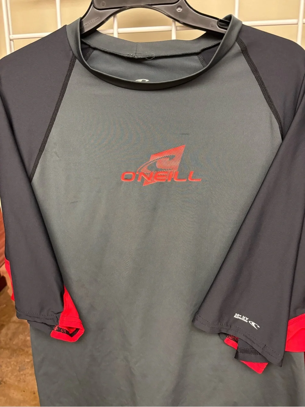 O’Neill Men’s 3XL 24/7 Sun Tee Rash Guard Shirt UPF 50+ Gray Red NWOT